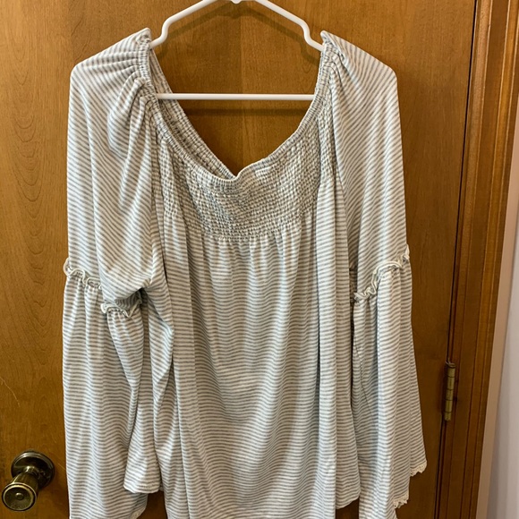 Maurices off the shoulder top - Picture 3 of 4